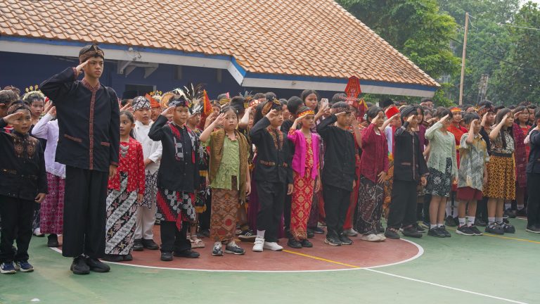 Menghidupkan Kembali Roh Sumpah Pemuda: Menjembatani Bahasa Kekinian dan Krisis Nasionalisme Generasi Muda